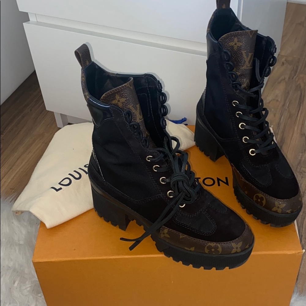 LOUIS VUITTON SUEDE BOOTS
